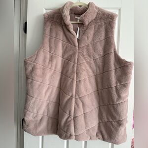 Women’s plus size 3X faux fur beautiful soft vest. Dusty pink.